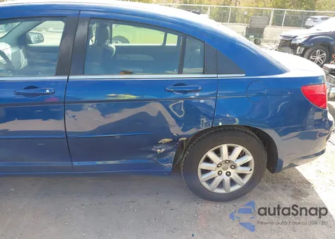 2010 Chrysler Sebring Touring z USA, uszkodzony, nr VIN 1C3CC4FBXAN153997